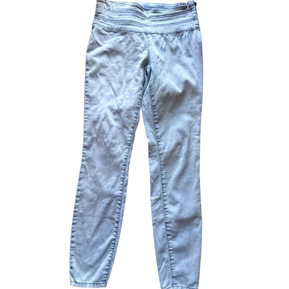 LEI JEANS